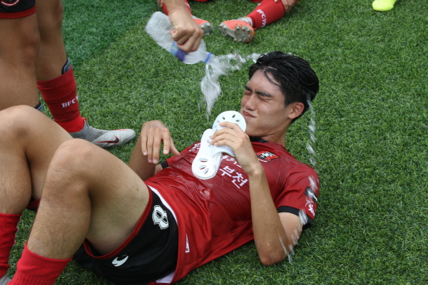 [크기변환]0910 18세 우승-58.jpg